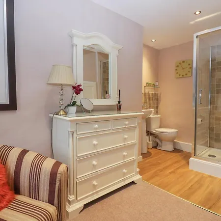 度假居 Old Book Shop