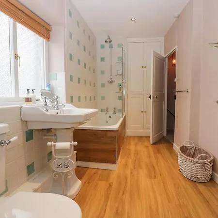 度假居 Old Book Shop