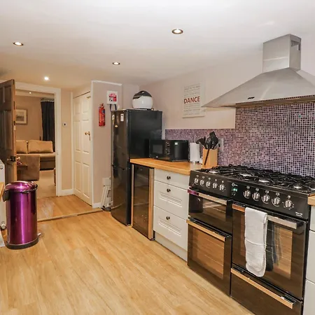 Old Book Shop بيت للعطل *