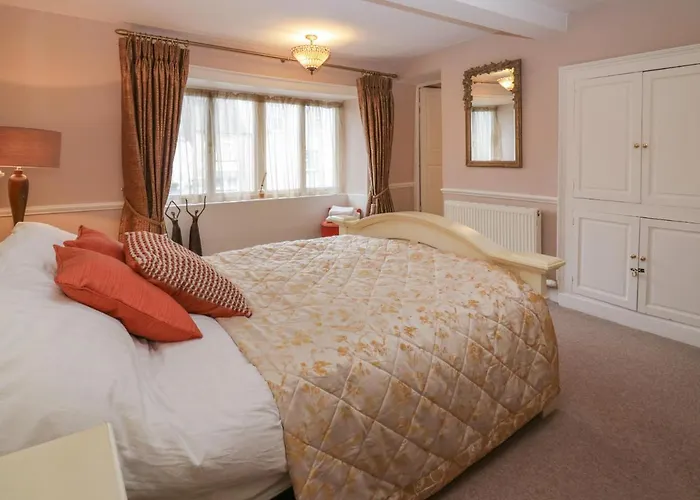 بيت للعطل Old Book Shop *