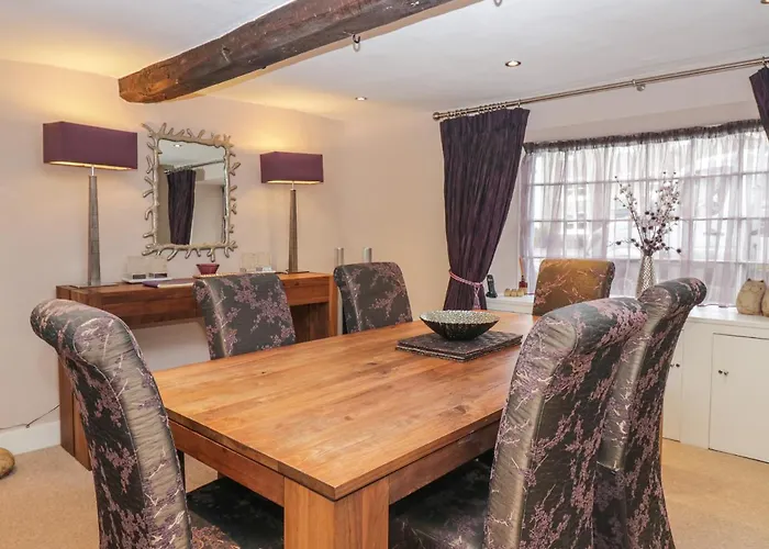 Old Book Shop * غْرانج أوفار ساندس