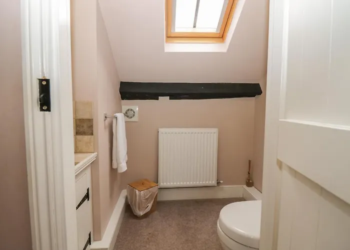 Old Book Shop بيت للعطل *