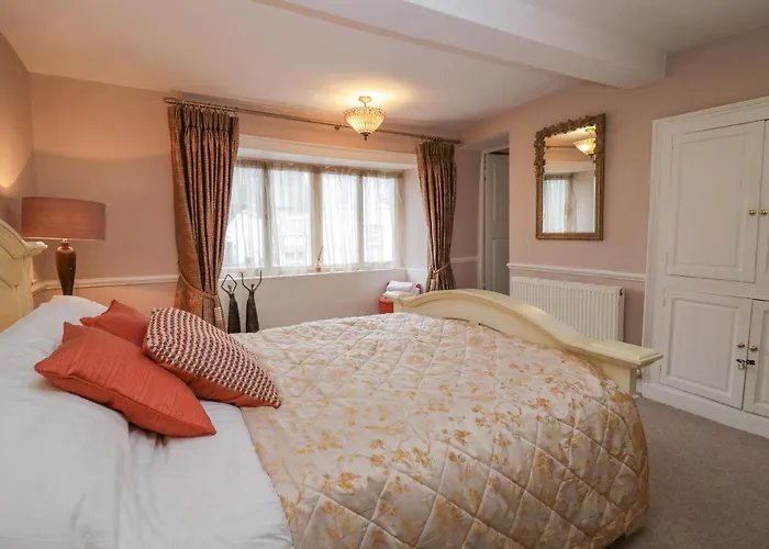 Old Book Shop غْرانج أوفار ساندس