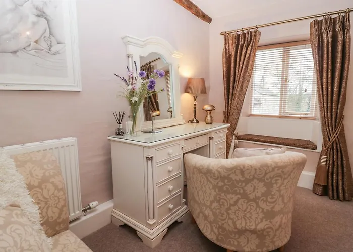 Old Book Shop غْرانج أوفار ساندس