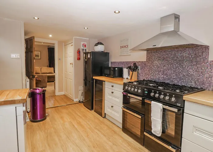 Old Book Shop بيت للعطل *